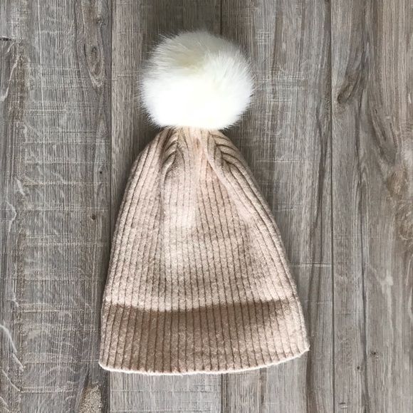 Faux Fur Pom Pom Tuque - Picture 2 of 3